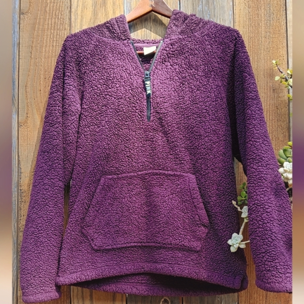 PINK Victoria Secret quarter zip fuzzy sweatshirt. Women's size XS. Relaxed fit.